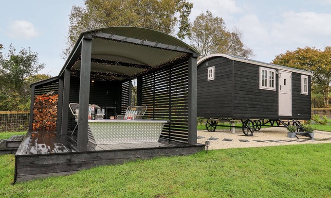 Llanarth Cottage | DRAGONFLY SHEPHERD'S HUT, pet friendly, with a garden in Aberaeron