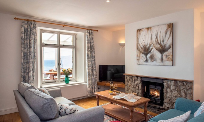 Portwrinkle Cottage | Drake- A Coastal Cottage with Hot Tub & Stunning Views