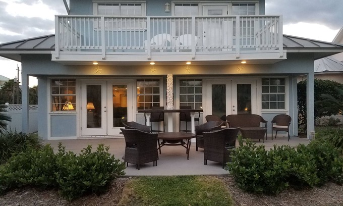 Miramar Beach Cottage | Drakes Escape Mainsail Beach Cottage 41 - 4 Bdrm slps 10 beach service provided
