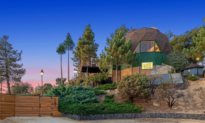 Idyllwild House | Dramatic Geodesic Dome with amazing views, AC, spa and walk to town cold tub