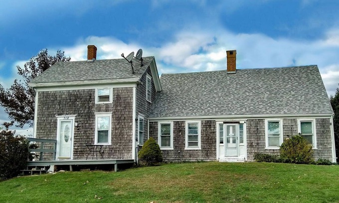 Block Island House | "DRATHERBE HOUSE/FANTASTIC VIEWS/DUPLEX"