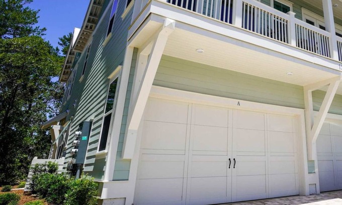 Santa Rosa Beach House | Dream 3BR Townhouse, 2 Pools, 3 Bikes ~ Sea Dreams on 30A