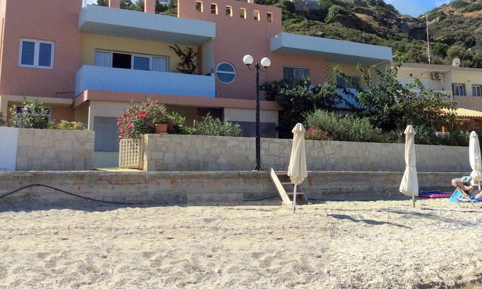 Lygaria Apartment | Dream apartment in a top location directly on the beach, with beautiful sea views