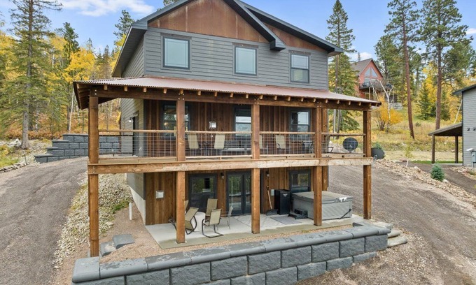 Lead House | Dream Catcher- Spacious Rooms & Views- Sleeps 18