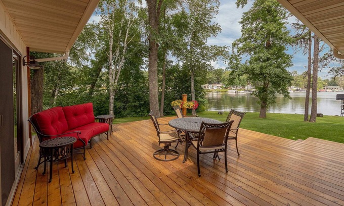 Crosslake House | Dream Island, Game Room, Two Docks, Kayaks & More- Minutes from Crosslake