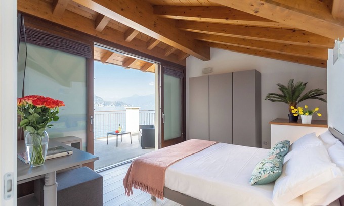 Lezzeno Apartment | Dream Lake Apartment 2