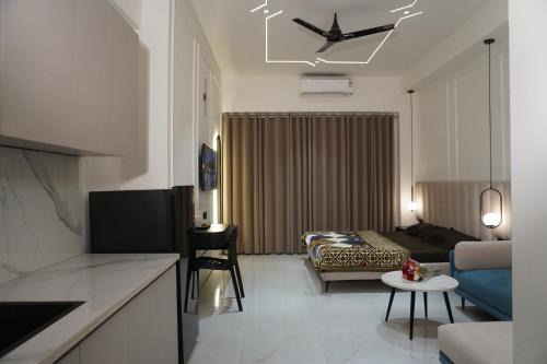 Greater Noida Apartment | Dream Weaver Stays