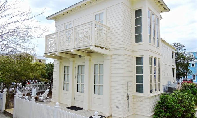 Seaside House | Dreamboat