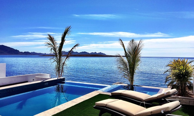 San Carlos House | Dreamhouse 5 Bedroom With Pool Located Right On The Beach