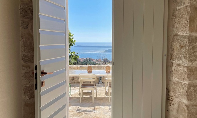 Herceg Novi House | Dreamlike stone house by the sea: luxury with infinity pool and panoramic views