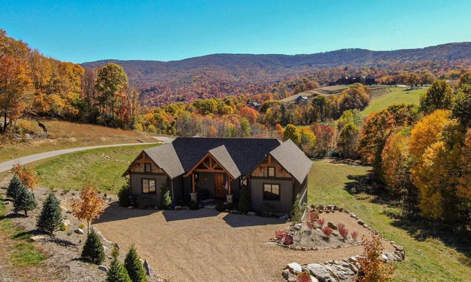 Mill Ridge House | Dreamweaver - Eagles Nest, pet friendly, private with big views