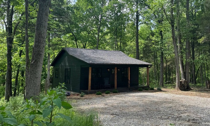Carbondale Cabin | Dreamy Cabin with Hot Tub in the Woods