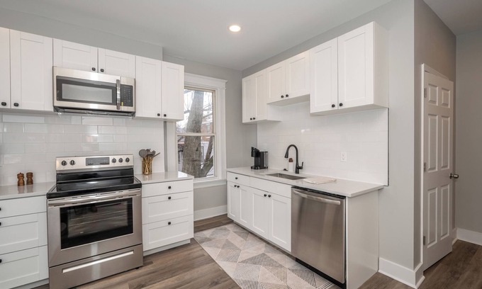 Covington House | Dreamy Covington Condos Minutes to Downtown! 2 Private Units Perfect for Couples
