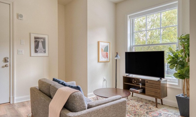 Dupont Circle Apartment | Dreamy Dupont Circle 1BR w/W/D, nr Nightlife & Bars, by Blueground
