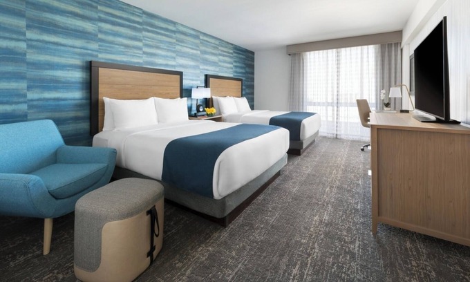 Fisherman's Wharf Hotel | Dreamy Escape: Enjoy a Cozy & Modern Room - Steps Away from Lombard Street