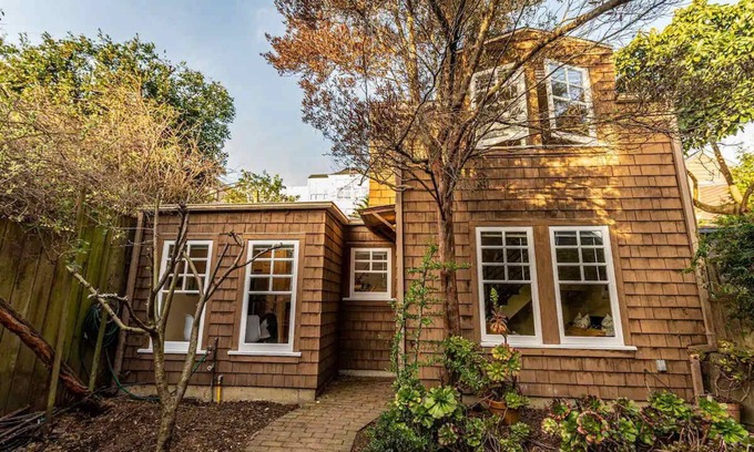 Dolores Heights Cabin | Dreamy Minimalist 1BR Cottage in Eureka Valley