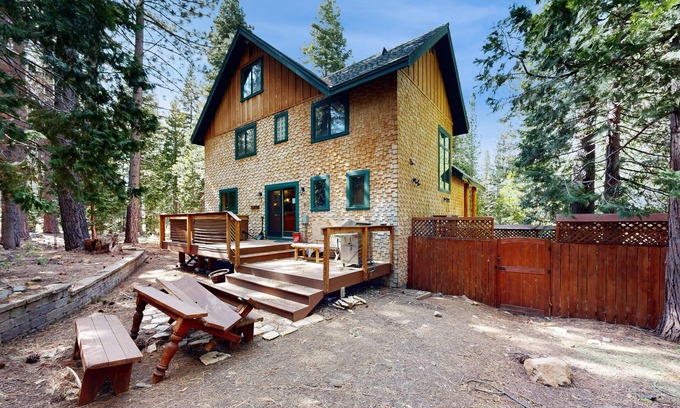 Tahoe Paradise House | Dreamy Upscale Hideaway | Private Hot Tub & Sauna | Near Skiing & Beaches