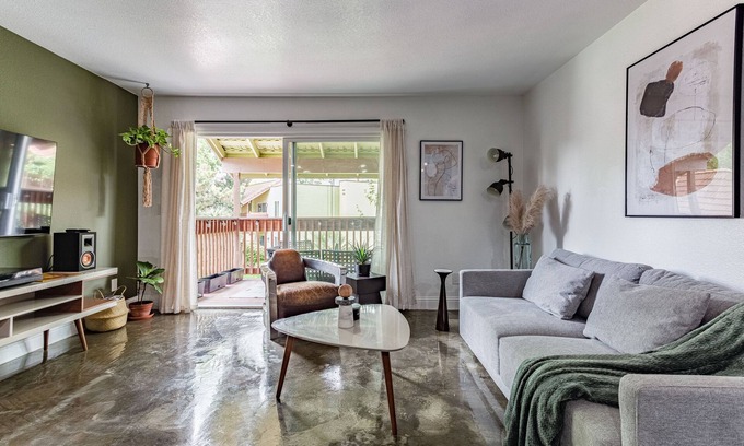 Roosevelt Condo | Dreamy Villa near CRMC & Downtown