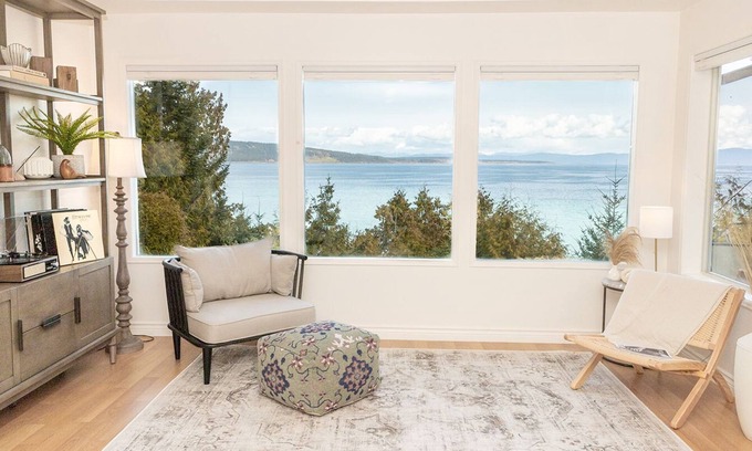 Regional District of Nanaimo House | DRIFT/Oceanfront/Sauna/Van Isle/Salish Sea