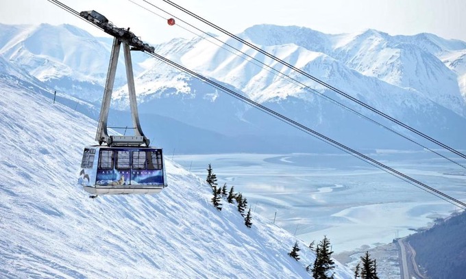Alyeska House | Drift to the Lift - Walk Almost Everywhere at Alyeska Resort from Bright Chalet!