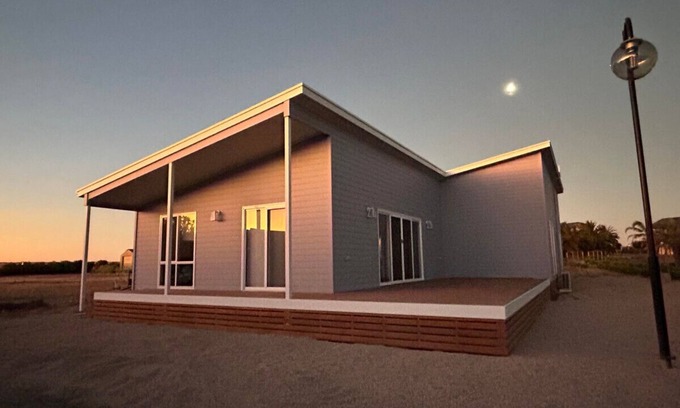 North Beach Apartment | Driftwood Beach House - North Beach Wallaroo