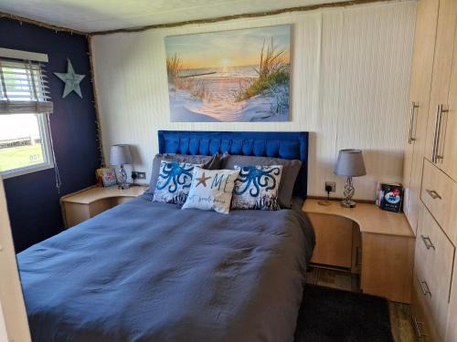 Anderby Creek House | Driftwood Cabin - Dog Friendly Anderby Creek