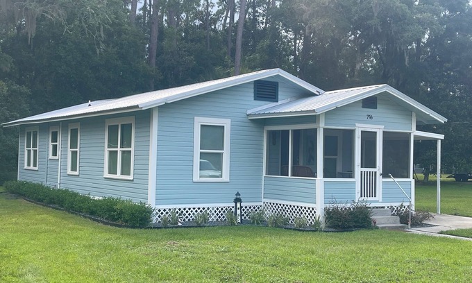 St. Marks House | Driftwood Cottage, charming3-bedroom house in wonderful Saint Marks with AC,WiFi