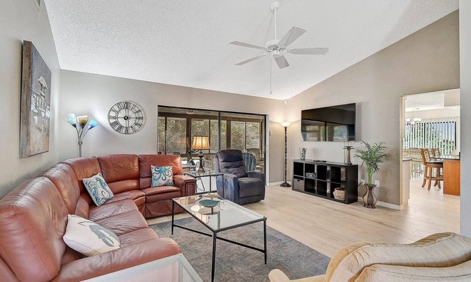 Whitfield House | Driftwood Dream- your perfect getaway!