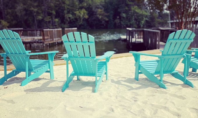 New London House | Driftwood Lake House - Cozy quiet cove!