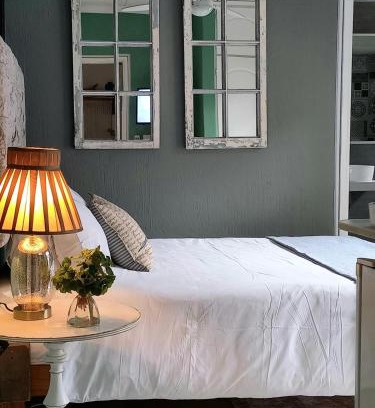 Umhlali Beach House | Driftwood Suite, Villa Roc Guesthouse, Salt Rock Ballito