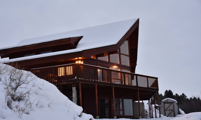 Bozeman House | Drinking horse haven for outdoor adventurers located at the base of Bridger Mtn