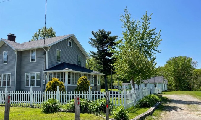 Geneva-on-the-Lake House | Drop Anchor Cottages and Lake House