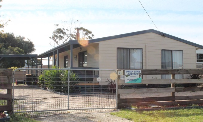 Loch Sport House | Drop Bear Cottage - Pet Friendly