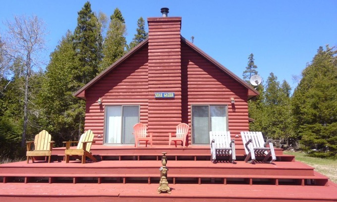 Drummond Island House | Drummond Island Hotel & Vacation Homes - Star Gazer Cottage