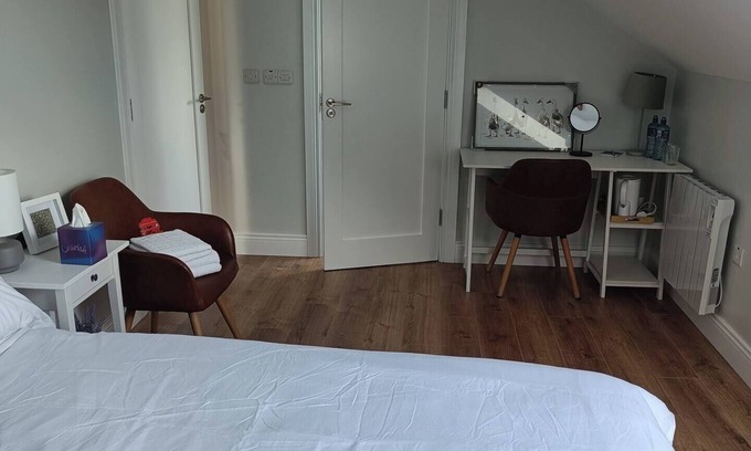 Darragh Apartment | Drumquin Accommodation Room 3