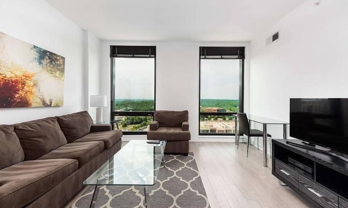 Reston Apartment | Dry Cleaning & In-unit Washer/D| Freedon Dr | Reston