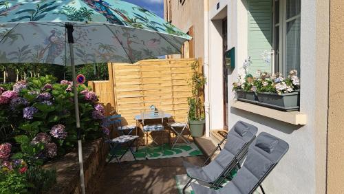 Lamastre House | Du DOUBS au DOUX