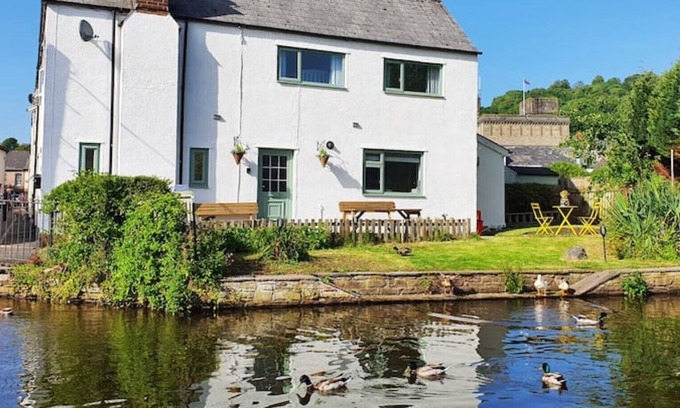 Brecon Cottage | Duck Cottage - Brecon Canal