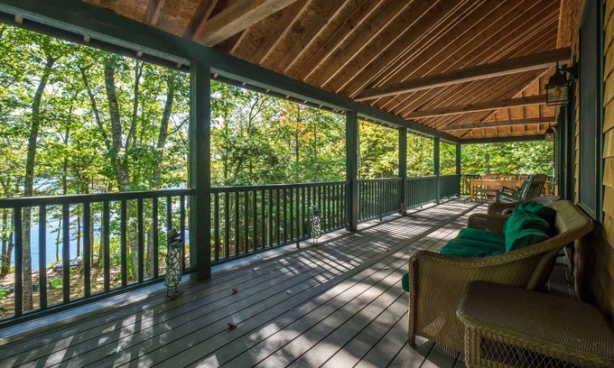 Hope House | Duck Cove Cottage on beautiful Hobbs Pond!