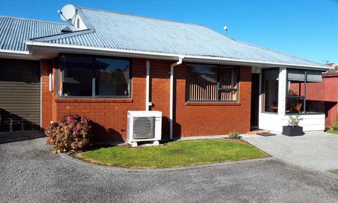 Hokitika Villa | 'Duck Down House'