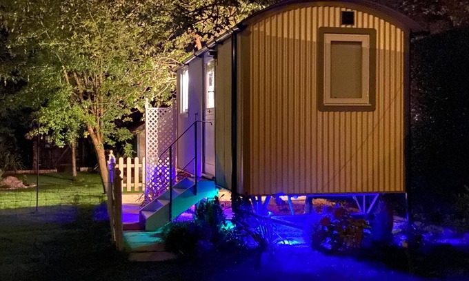 Upper Killay Apartment | Duck House - 1 Bed Shepherds Hut - Gower