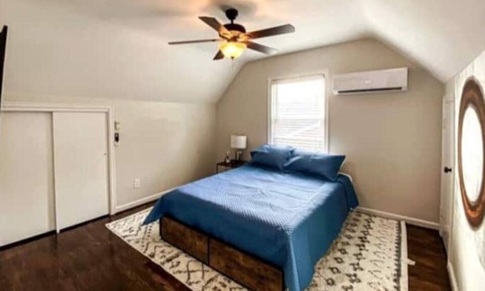 Roanoke House | Dudleys Duplex Near Grandin Village