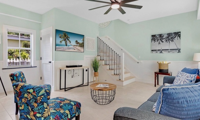 Uptown - Upper Duval House | *DUKE OF CATHERINE @ DUVAL* Brand New Home & Hot Tub + LAST KEY SERVICES…