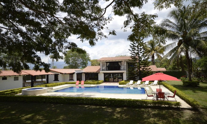 Rozo House | Dulce Como la Caña/Sweet Like Sugar Cane