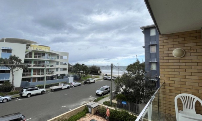 Kings Beach Apartment | Dulkara Unit 8 - A lovely 2 bedroom unit located right on Kings Beach