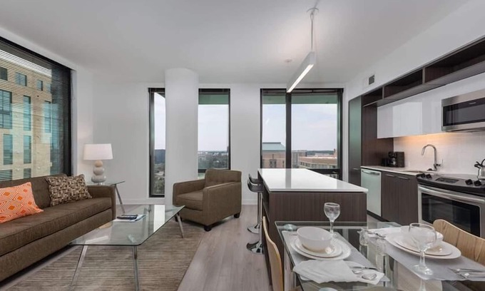 Reston Apartment | Dulles Airport & Home Depot nearby | Mins to DC