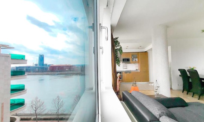 Ferencvaros Apartment | Duna Panorama 90 m2