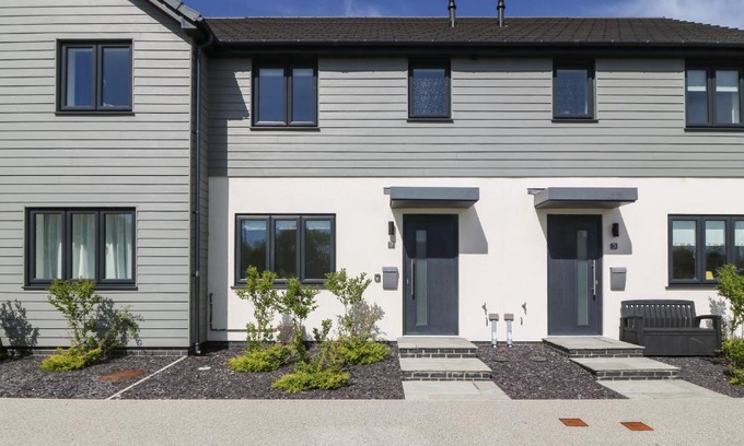 Llanfaelog House | Dune Retreat
