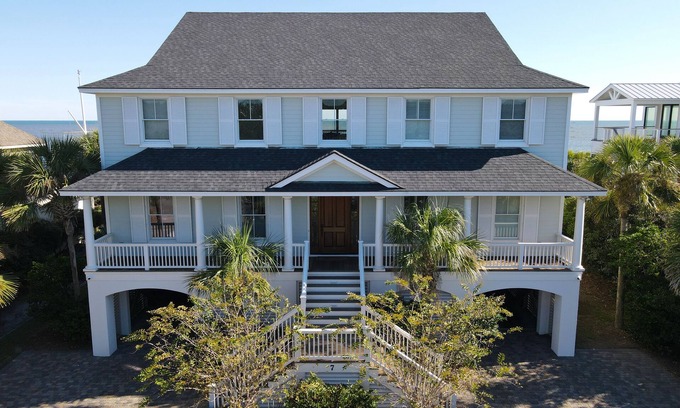 Beachwood East House | Dunecrest Lane 7: 7 BR, 8 BA House in Isle of Palms, Sleeps 18