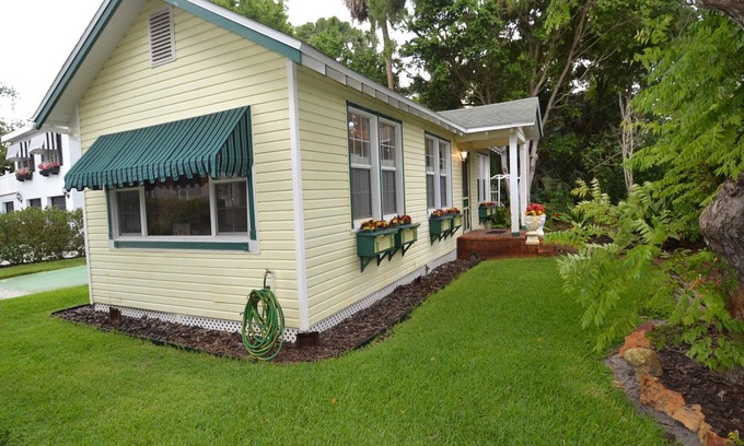 Dunedin House | Dunedin Sweetheart Cottage Short Walk to Downtown